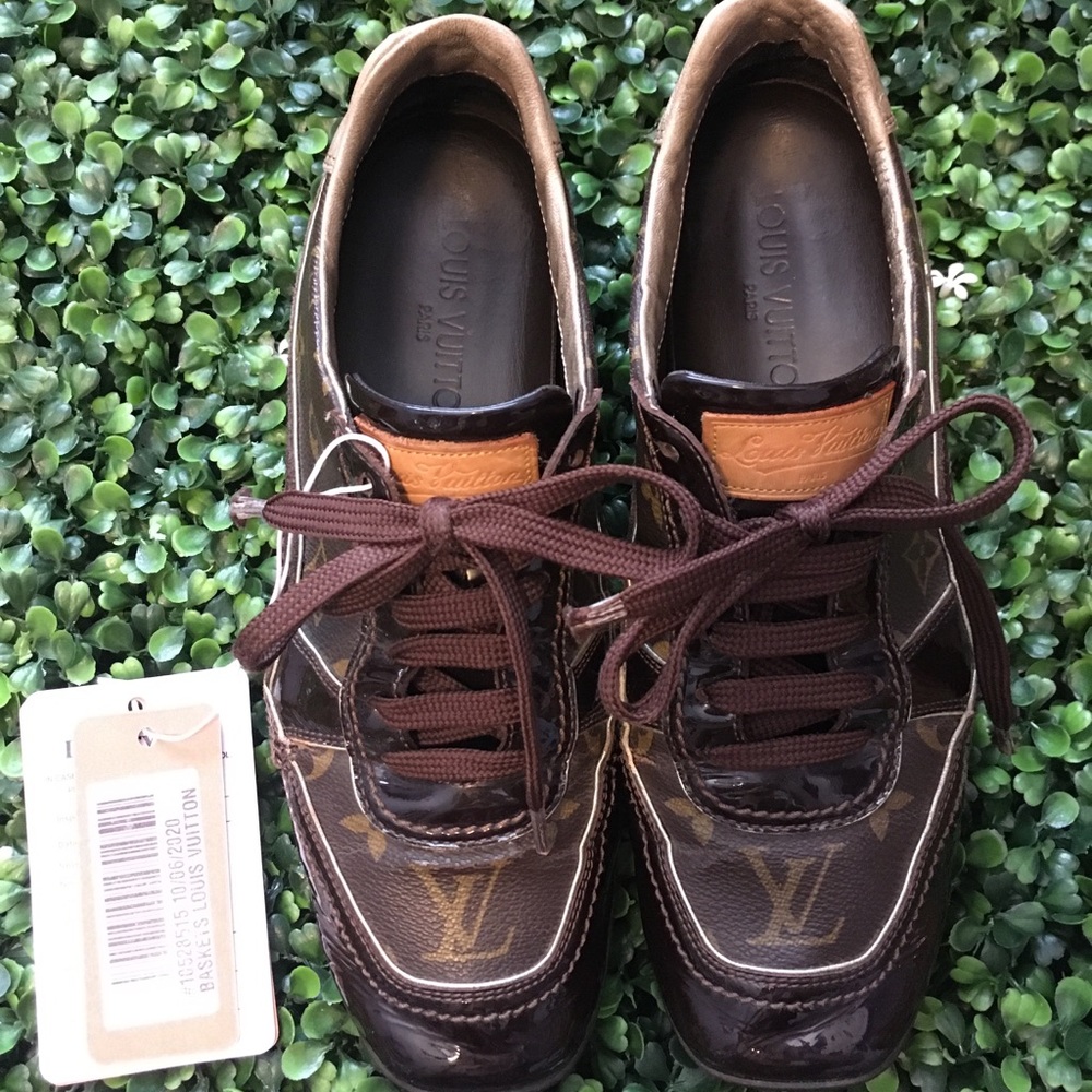 ❌SOLD❌ Authentic Louis Vuitton leather sneakers